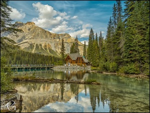 Domek, Drzewa, Kanada, Góry, Park Narodowy Yoho, Emerald Lake, Jezioro