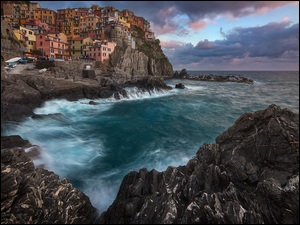Morze Liguryjskie, Skały, Chmury, Włochy, Domy, Manarola, Region Liguria