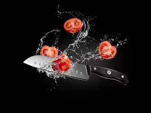 Nóż w wodzie i pomidory