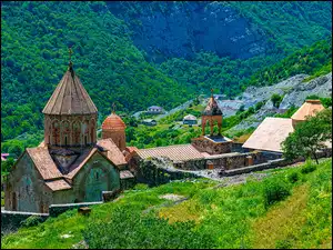 Azerbejdżan, Dadivank, Górski Karabach, Drzewa, Trawa, Wieża, Góry, Klasztor, Lasy