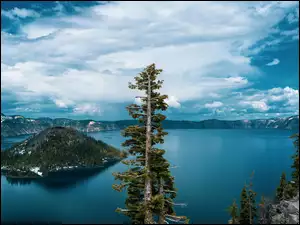 Chmury, Park Narodowy Jeziora Kraterowego, Góry, Oregon, Jezioro Kraterowe, Drzewa, Stany Zjednoczone, Wyspa Czarodzieja
