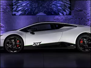 Lamborghini Huracan Tecnica 60Â° Anniversario z profilu