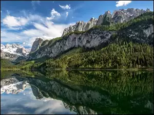 Jezioro Gosau, Vorderer Gosausee, Austria, Góry Dachstein, Odbicie, Chmury, Drzewa
