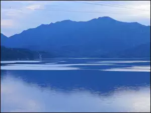 Linia elektryczna, Góry, Jezioro