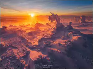 Babiogórski Park Narodowy o wschodzie słońca