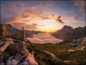 Mgła, Szwajcaria, Przełęcz, Zachód słońca, Góry, Klausenpass, Chmury, Alpy Glarneńskie