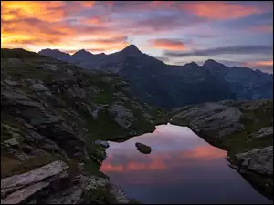 Chmury, Góry, Jezioro, Zachód słońca