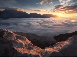 Wschód słońca, Mgła, Skały, Góry, Chmury