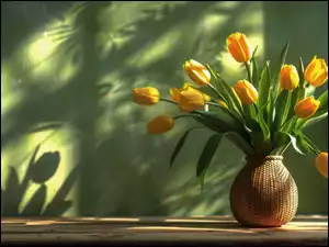 Cienie na zielonejrozświetlonej ścianie tulipanów w wazonie