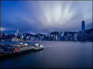 Port Victoria Harbour w Hongkongu nocą