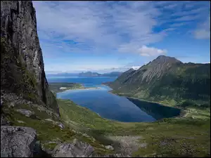 Góry, Morfjorden, Lofoty, Norwegia, Fiord