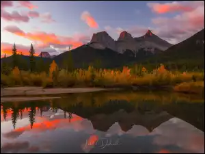 Park Narodowy Banff, Jezioro, Drzewa, Moraine Lake, Alberta, Jesień, Kanadyjskie Góry Skaliste, Kanada, Pożółkłe, Kolumbia Brytyjska, Wschód słońca