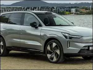 Volvo EX90