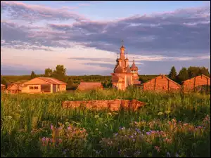 Kimzha, Domy, Kwiaty, Drzewa, Obwód archangielski, Trawa, Cerkiew, Rosja, Łąka, Wieś, Chmury