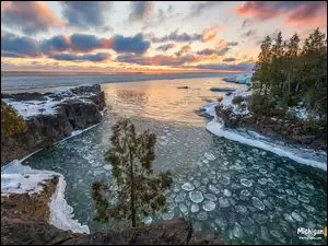 Śnieg, Stany Zjednoczone, Jezioro, Zima, Michigan, Superior Lake, Wschód słońca, Drzewa