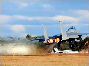 F-15E Strike Eagle, Start, Silniki, Odrzutowe