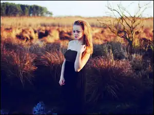Czarna, Pole, Blondynka, Kobieta, Sukienka