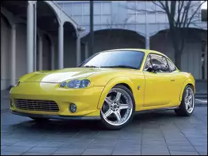 Żółta, Mazda