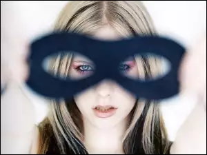 Avril Lavigne, Maska