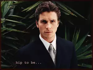 krawat, Christian Bale, granatowa marynarka