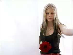 Avril Lavigne, Czerwona Róża