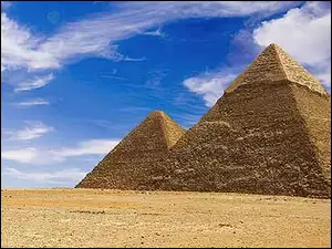Piramidy, Pustynia