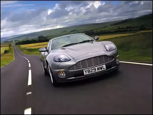 V12, Ulica, Aston Martin