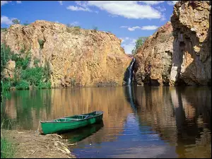 Wodospad, Jezioro, łódka