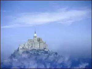 Chmura, Francja, Zamek
