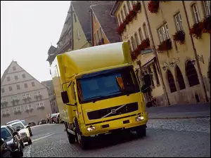 Żółte Volvo