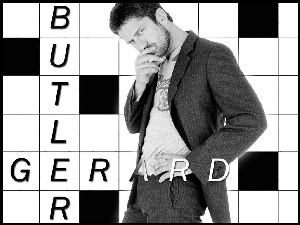 Gerard Butler, szary garnitur