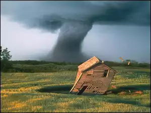 Domek, Tornado, Pole