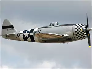P-47D Thunderbolt, Prawy bok