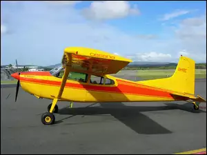 Lotnisko, Cessna 185, Skywagon II