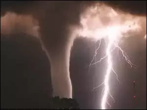 Chmury, Tornado, Burza