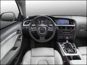 Audi A5, Wnętrze