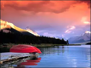 Łódki, Góry, Jezioro