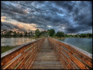 Mostek, Chmury, Jezioro