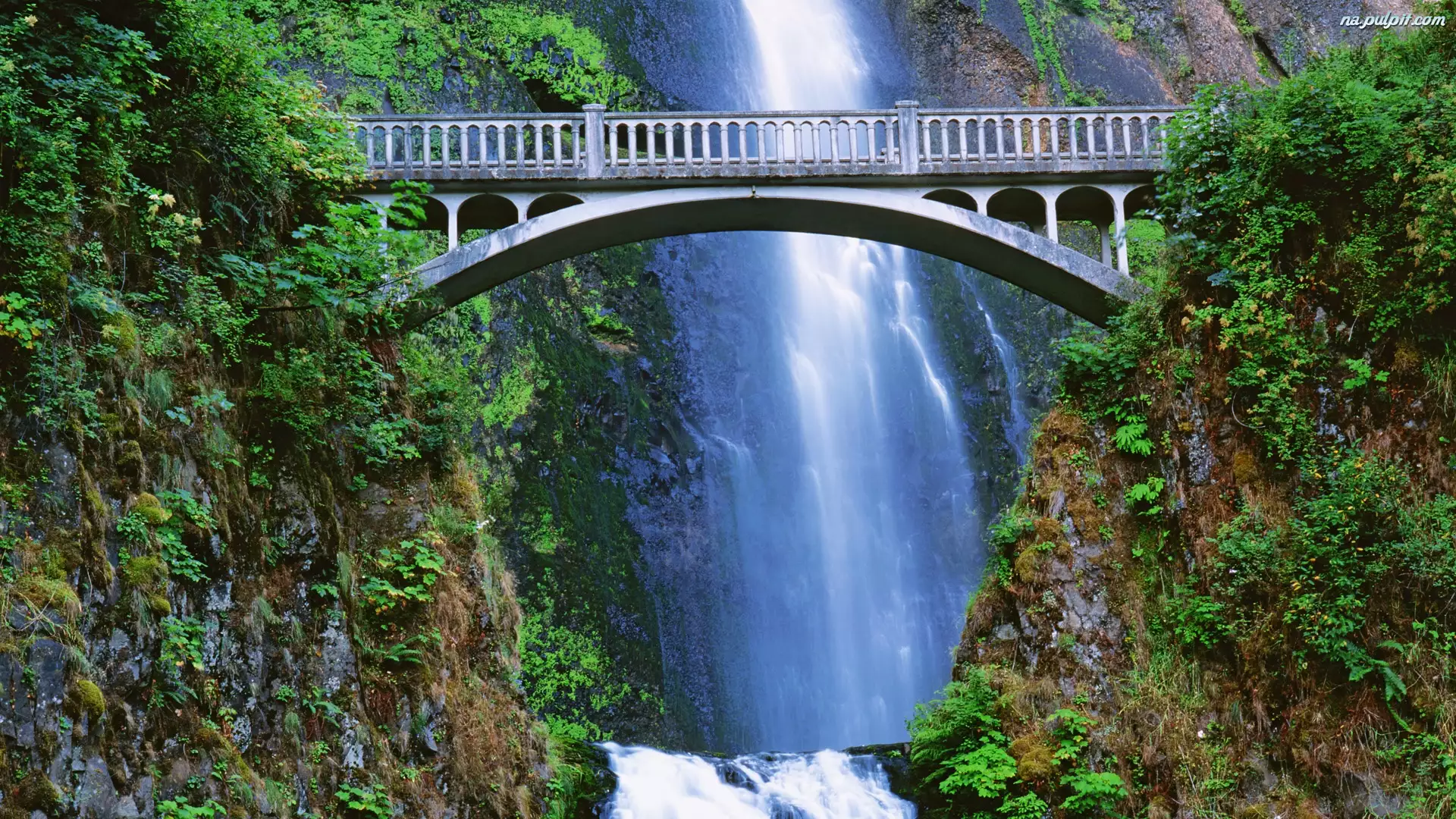 Oregon, Wodospad, Mostek