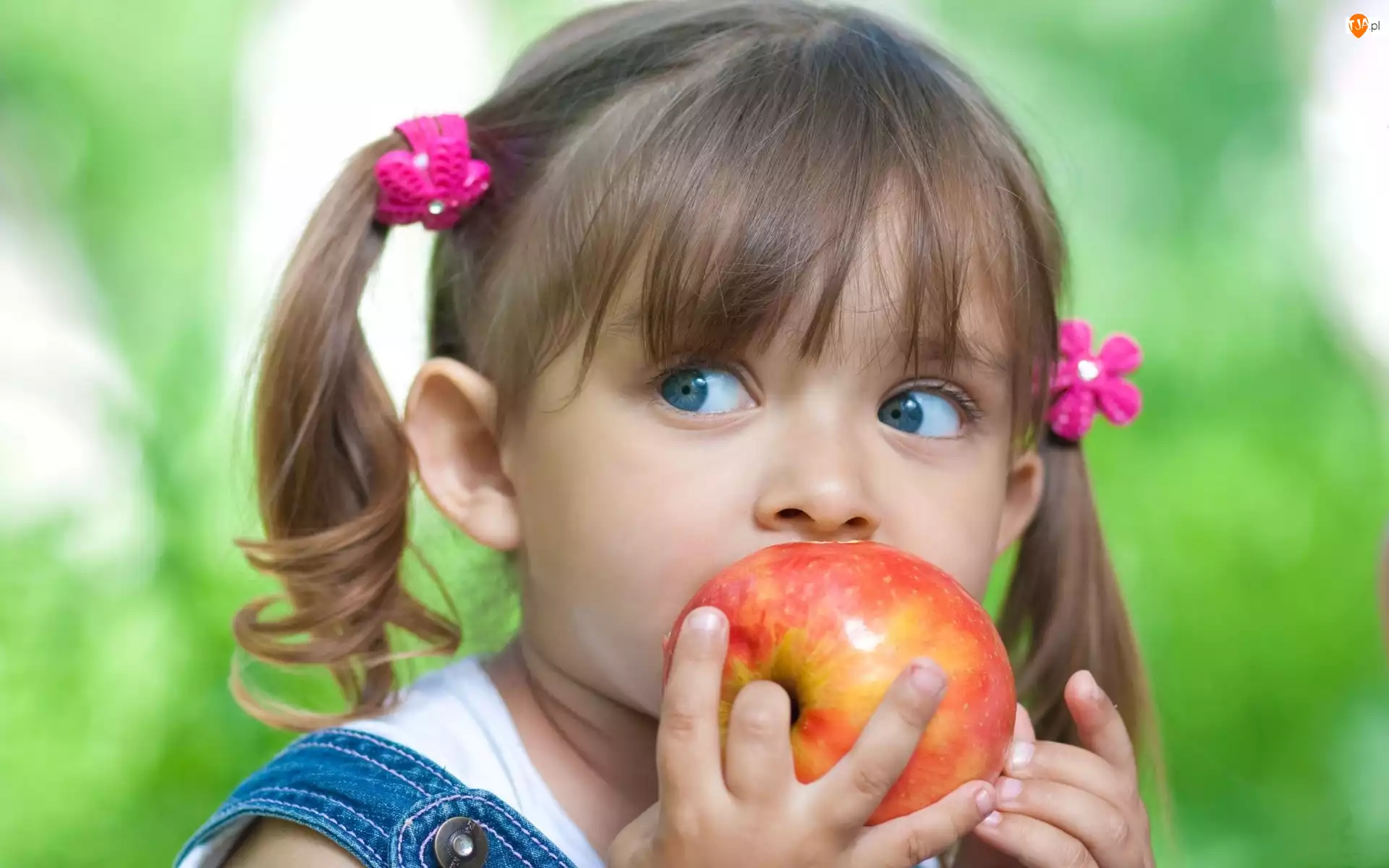 Jabłko, Mała, Dziewczynka