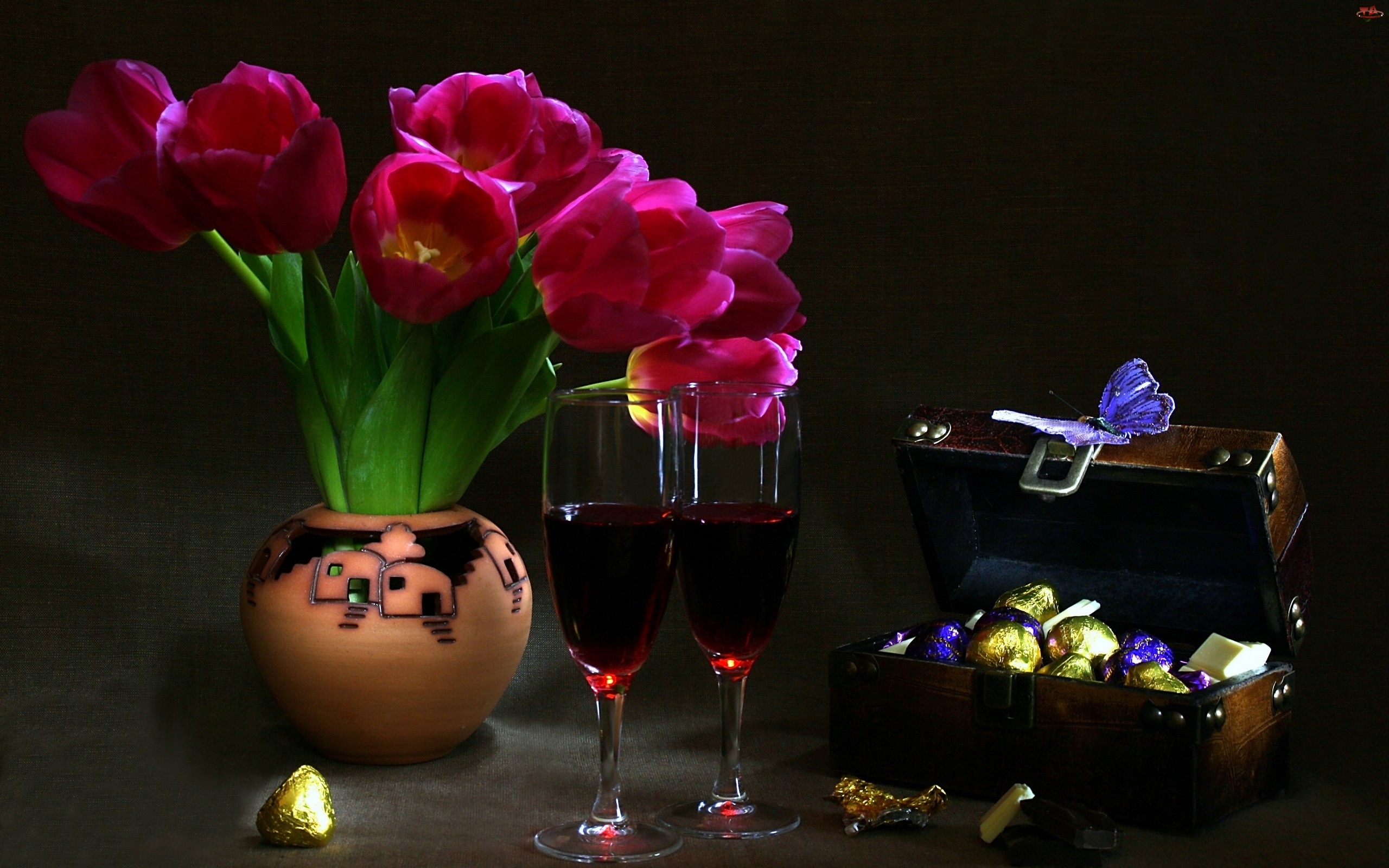 Czekoladki, Tulipany, Wino