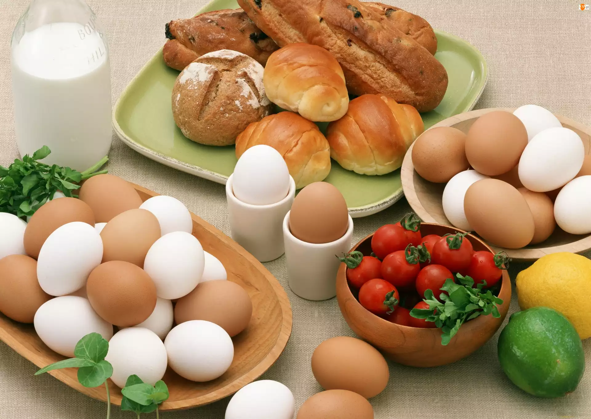 Śniadanie, Jajka, Bułeczki, Pomidory
