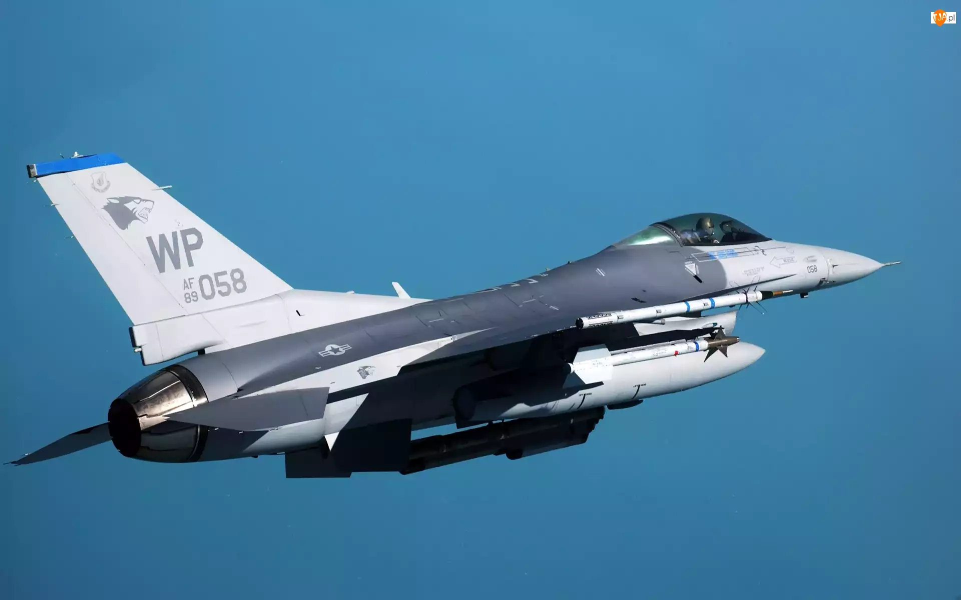 F-16, Myśliwiec, Lot