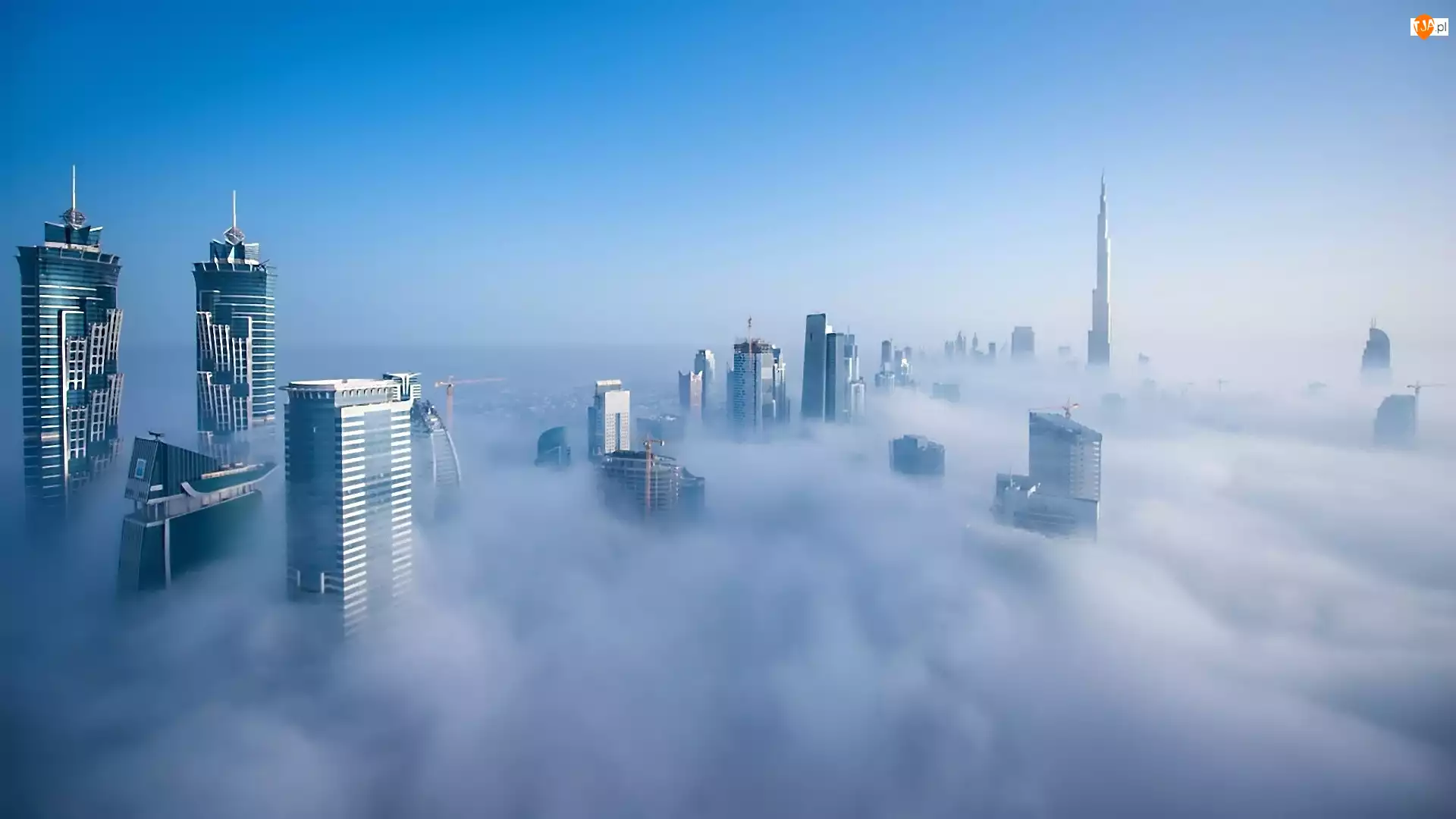Mgła, Dubaj, Drapacze Chmur
