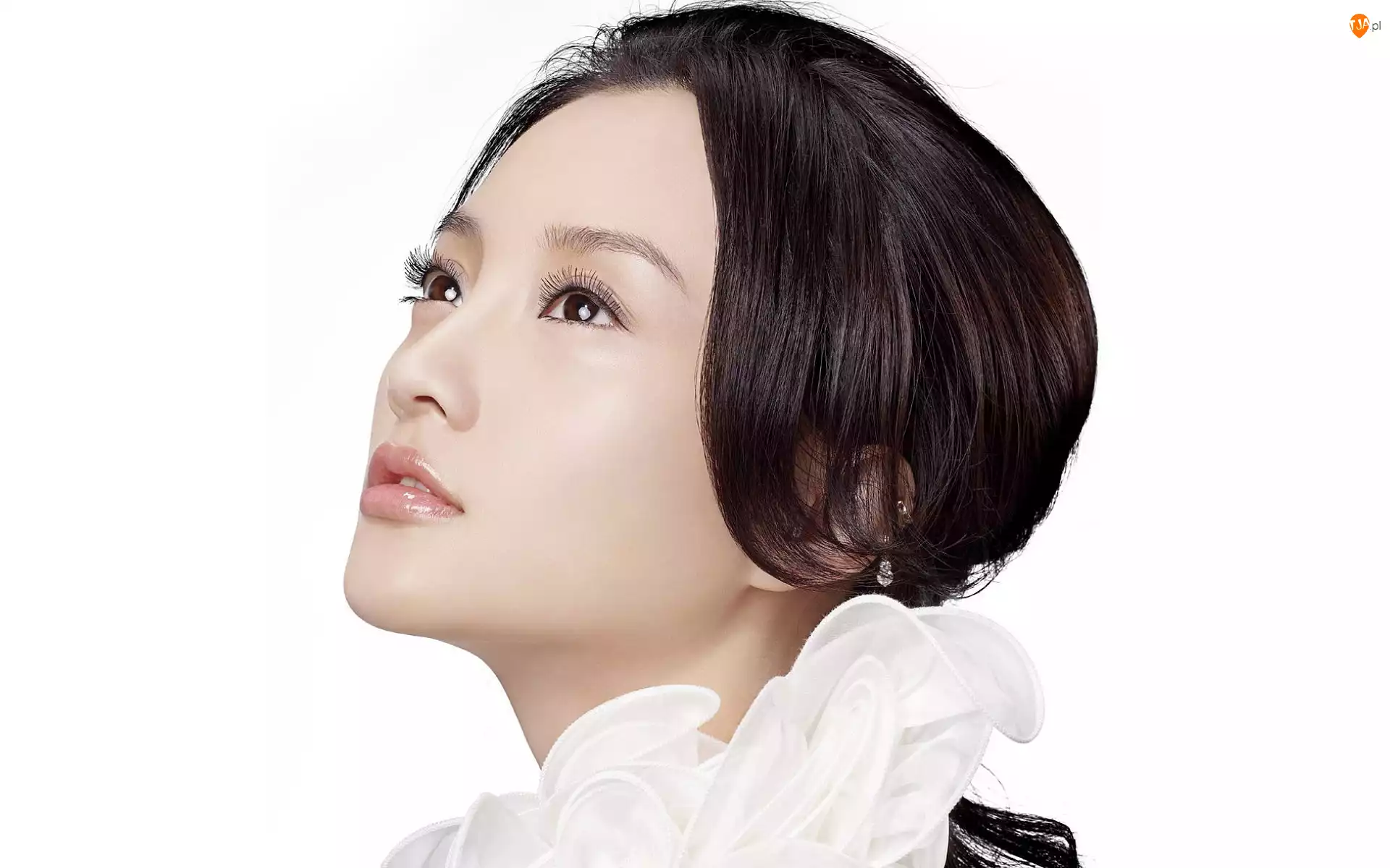 Makijaż, Urocza, Zhou Xun