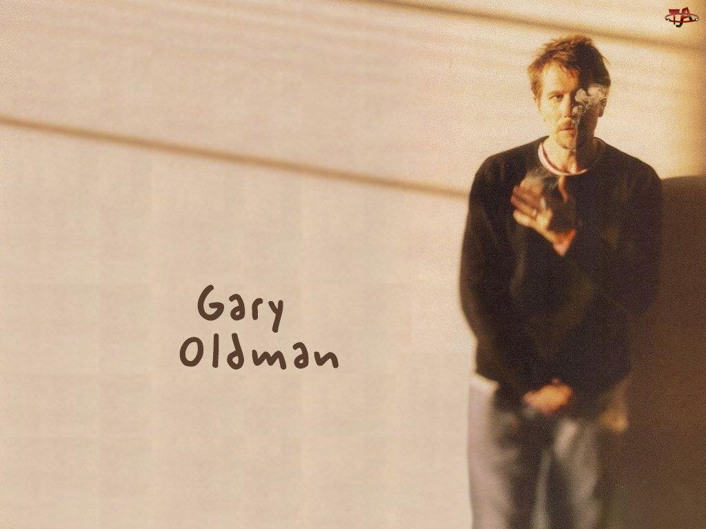 czarna bluza, Gary Oldman