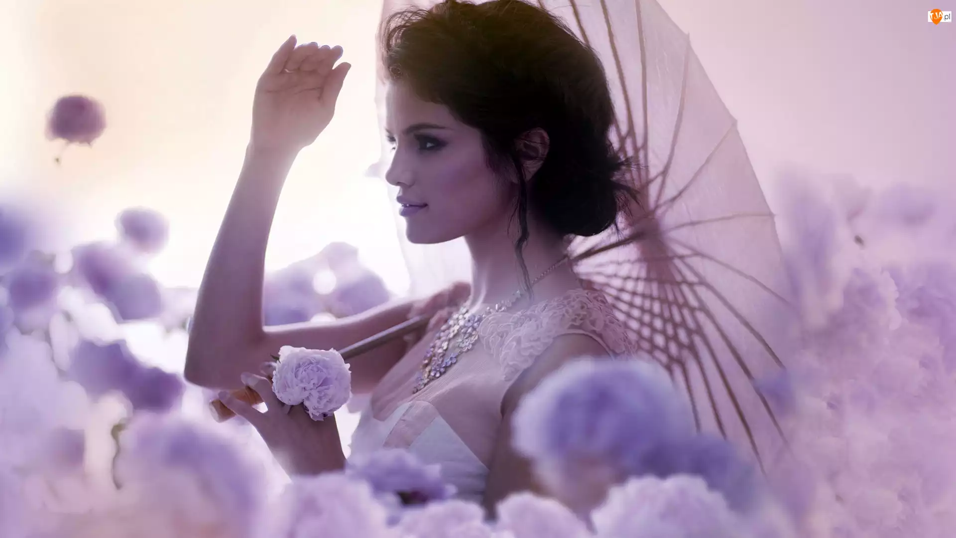 Parasolka, Selena Gomez, Różowa