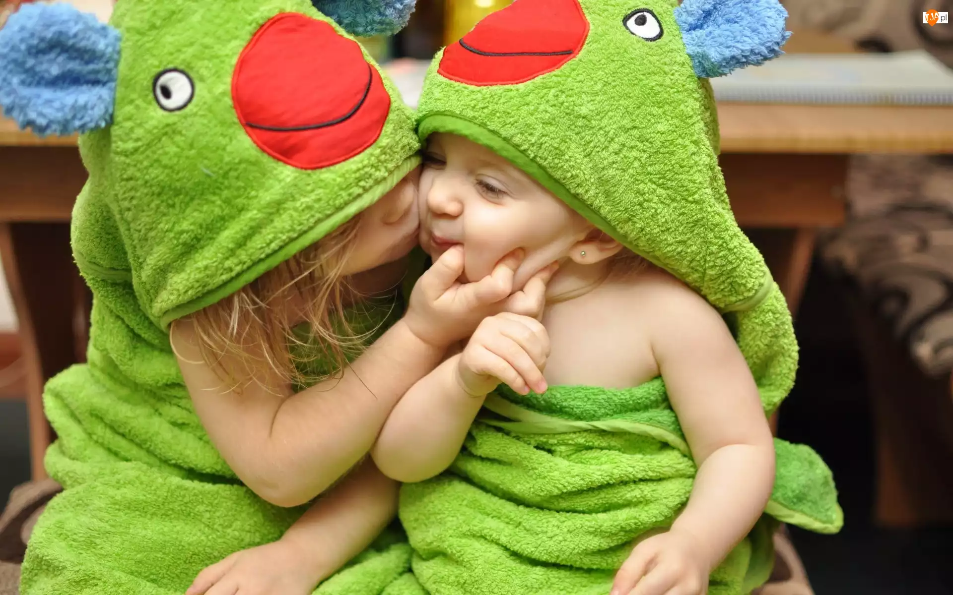 Buziak, Dwoje, Zielone, Dzieci, Ręczniki