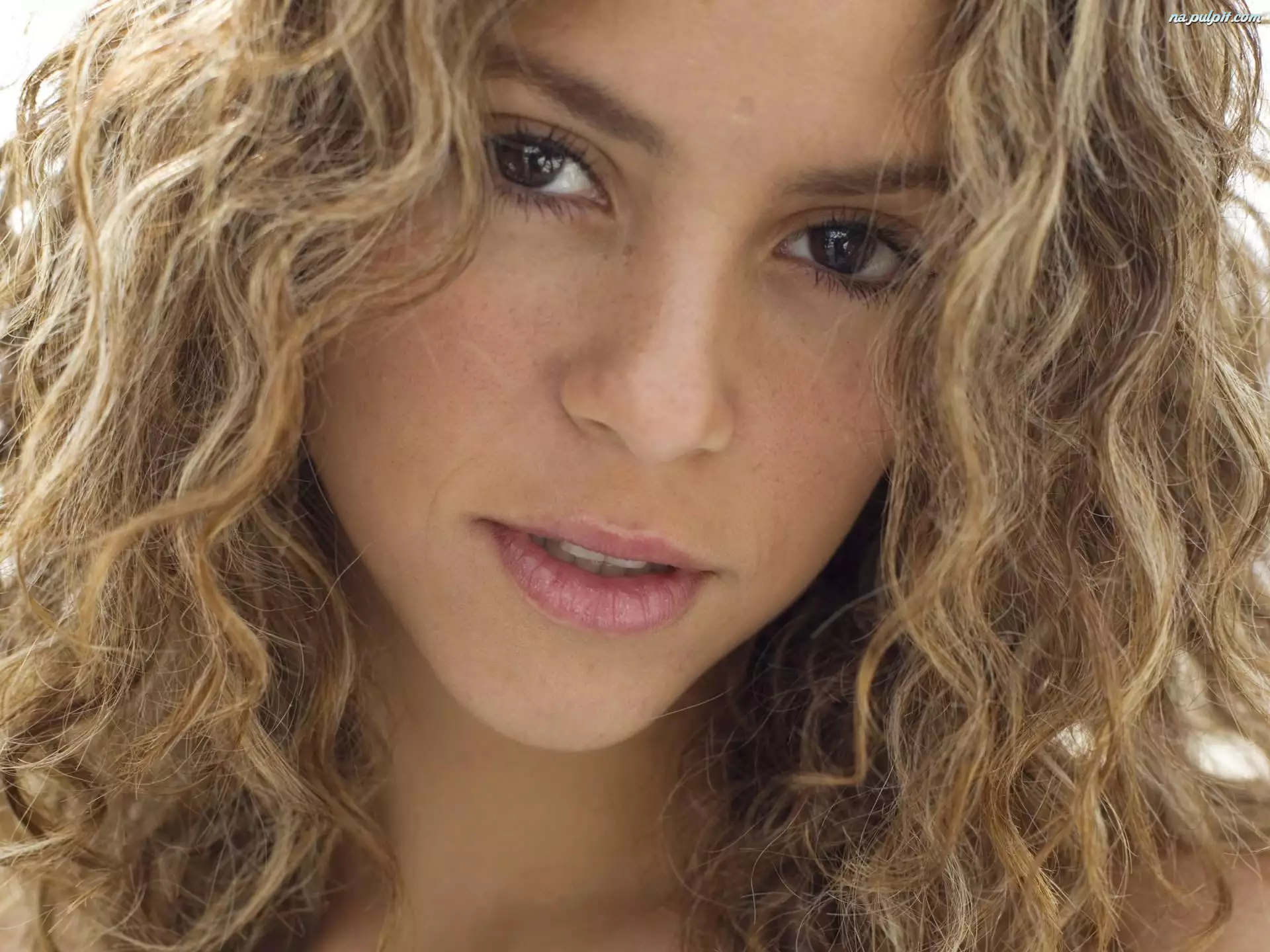 Shakira, Włosy, Twarz, Kręcone