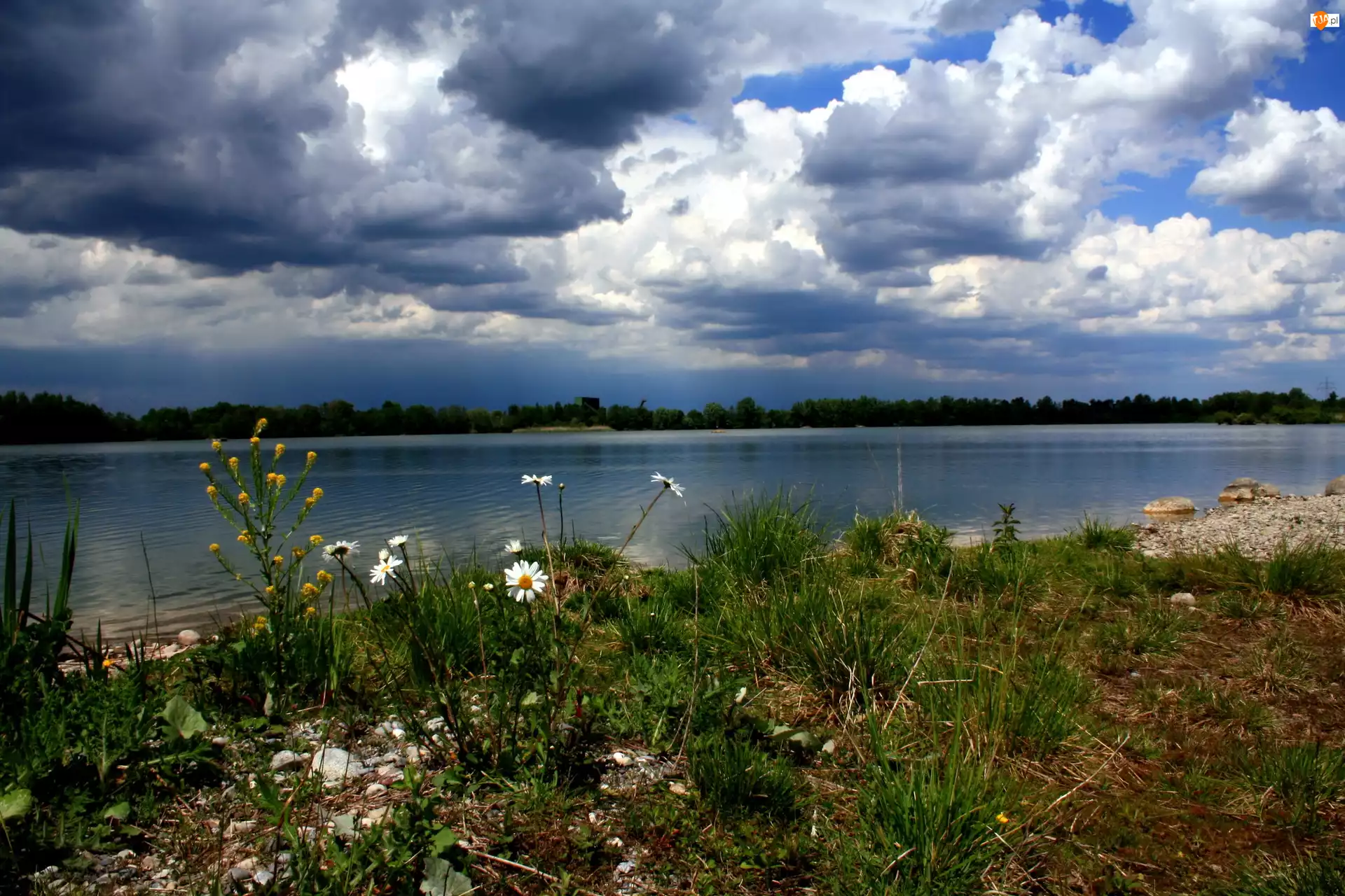 Chmury, Łąka, Jezioro